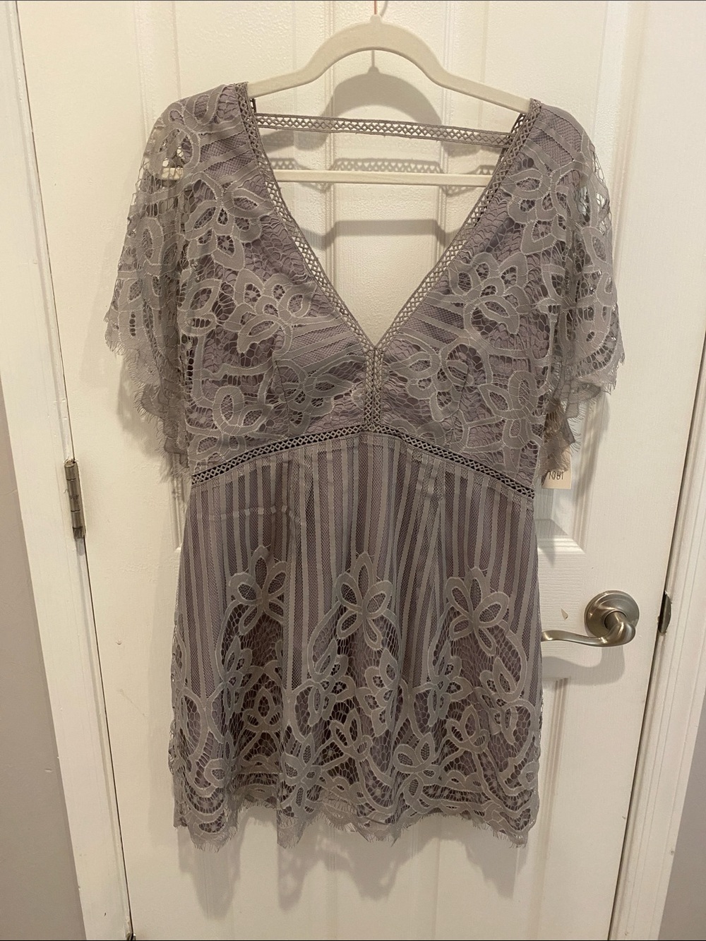 Tobi dress size L NWT